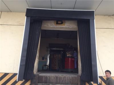 中国 ローディング湾のドックのドアの膨脹可能なドックは氷結の倉庫のドックのドアの形態の優秀なシーリングのまわりで保護する 販売のため