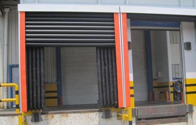 China Air Tightness Inflatable Loading Dock Seals And Shelters With High Thermal Insulation for sale