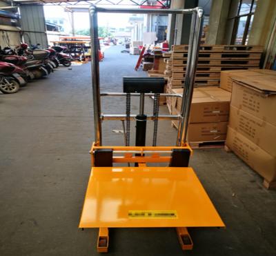China Light Weight Manual Forklift Stacker Hydraulic Hand Pallet Stacker 800ib for sale