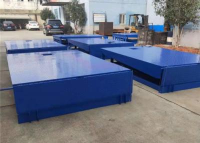 China Truck Hydraulic Loading Dock Levelers 8 Ton With Hinged 400mm Dock Lip for sale