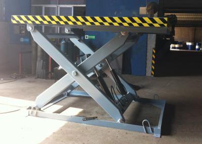 China Hydraulic Dock Lift, Loading Bay Scissor Lift With Anti Skid Plate And Toe Guard At Four Sides for sale