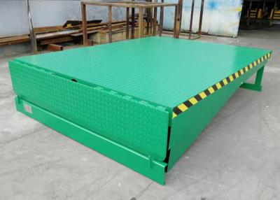 China Hydraulic Dock Ramp, Loading Dock Equipment , Hydraulic Dock Leveler Anti Skid Checkered Plate Platform for sale