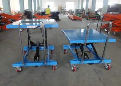 Chine Pédale de pied soulevant la petite mini table élévatrice manuelle de ciseaux pour la manipulation d'entrepôt à vendre