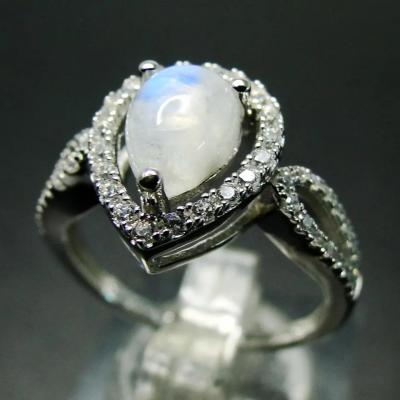 China Rainbow Moonstone Engagement CZ Rings 925 Sterling Silver for sale