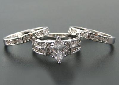 China anillo de bodas del compromiso del oro de 10K 14K, ODM natural del anillo de diamante de 0.68ct 56pcs en venta