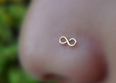 China Dainty 18K Gold Nose Piercing L Shaped 0.6mm Thickness Hypoallergenic for sale