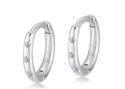 China peso del tamaño 1.3-1.5g de 0.06ct Diamond Huggie Hoop Earrings 8m m 7m m 6m m en venta