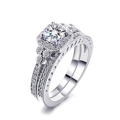 China 0.62ct 2 Carat Princess Cut Diamond Ring , 62PCS Moissanite Engagement Rings à venda