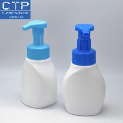 中国 Unisex Facial Cleanser Foam Pump Plastic No Thickener Added Maintains Skins Natural Moisture Barrier 販売のため