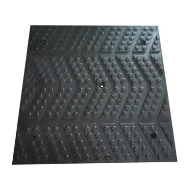 China Non Slip Equine Rubber Mat Black Color For Racecourse Tunnel for sale