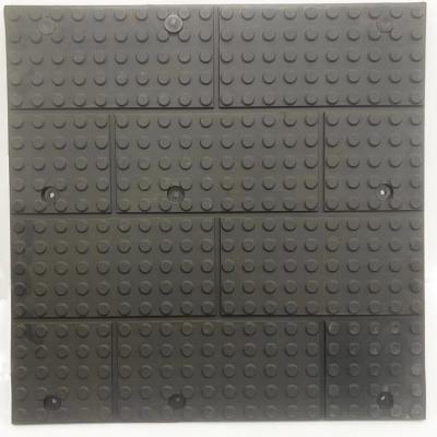 China Non Slip Draining 3/4 Thick Rubber Mat Embedded With 4mm Steel Plate for sale