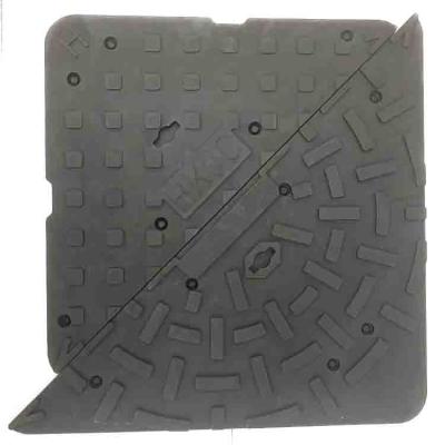 China Ductile Iron Rubber Matting For Underpass 600mm X 600mm Horse Stable Mats for sale