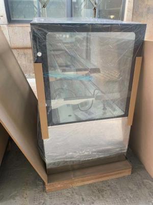 Cina Dispositivo di raffreddamento della cassa della pasticceria refrigerato base di acciaio inossidabile con i doppi scaffali in vendita