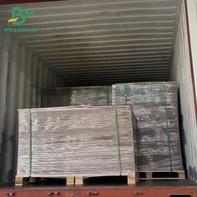 China 1300gm de resistencia a la plegadura y alta laminado de gray ChipBoard para caja de almacenamiento en venta