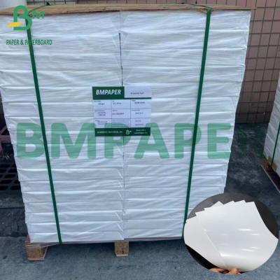 Chine 220 grammes de papier synthétique thermique revêtu en haut avec papier en rouleau de PP thermique à fusion à chaud à vendre