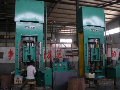 China Strongest High Speed Hydraulic Extrusion Press 200 Ton 8 Facet Guiding for sale