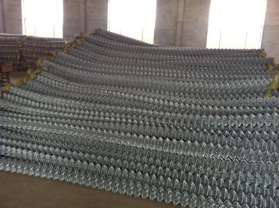 China china supplier barbed wire chain link fence, stainless steel chain link fence à venda