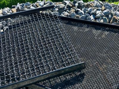 China High manganese 65Mn steel wire sand Hooked Vibrating quarry Rock shaker crusher sieve Screen mesh for sale