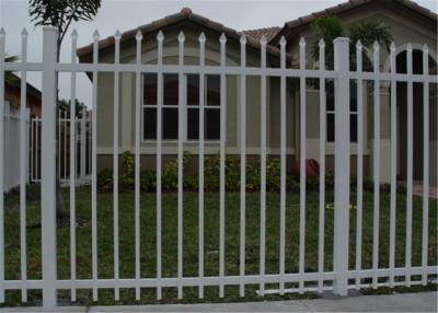 Chine 2.1m*2.4m spear top security fence are used widely for school, public projects, traffic projects with pallet packaging à vendre
