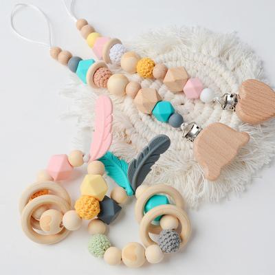 Cina DIY Ornament Baby Molar Teether Accessories Color Crochet Bear Baby Molar Bracelet Stall Toy in vendita