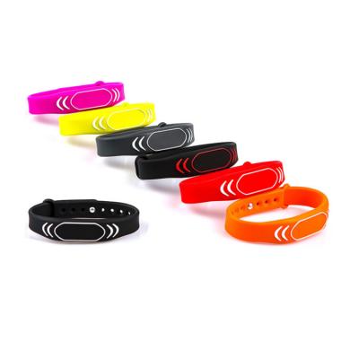 Chine 13.56Mhz F1108 MF RFID Bracelet Silicone NFC Wristband Watch Card Wrist Band Access Control Tag à vendre