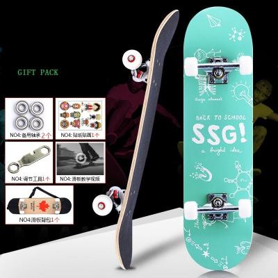 China High-Strength OEM Double Kick Freestyle Skateboard Custom Logo Skateboard zu verkaufen