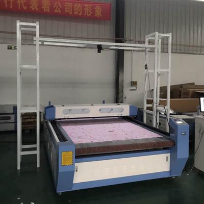 China Auto Feeding 150W CO2 Laser Cutting Machine Conveyor Table for sale