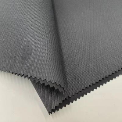 China Fabricación a pedido de tejido de poliéster oxfordiano de 600D de alta flexibilidad TPU revestido de 0,6 mm de espesor en venta