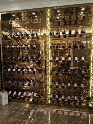 中国 Wine Cellar Club bar table Wine Cabinet High Foot Partition Cabinet 販売のため