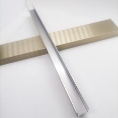 China 304 Gold Mirror Polished U Shape Stainless Steel Tile Edge For Hotel Decoration Te koop