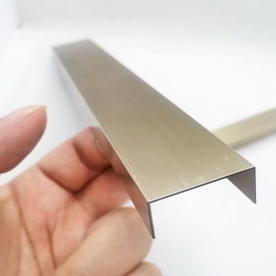China 201J2 Gold Brushed Stainless Steel Edging Strip For Apartment zu verkaufen