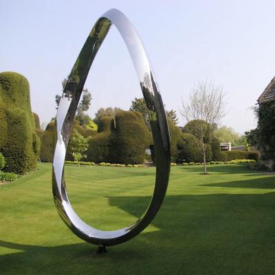 China Escultura de aço inoxidável moderna do círculo da forja do OEM para a decoração do jardim à venda