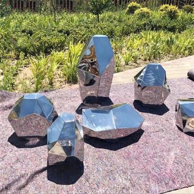 Chine Le miroir géométrique de sculpture en acier inoxydable d'abrégé sur places de jardins a poli à vendre