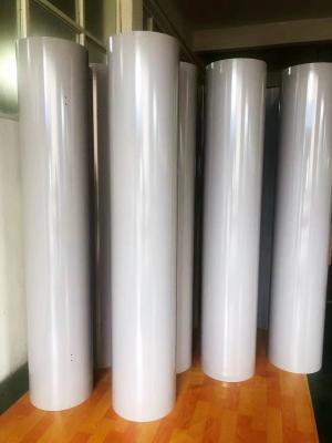 Chine Tubes d'isolation de fil électrique à haute résistance chimique en fibre de verre blanche à vendre