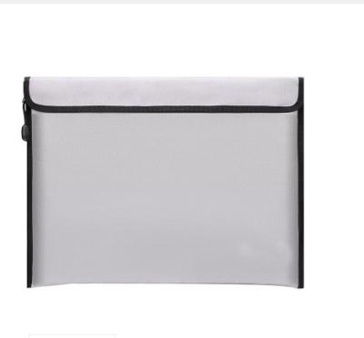 China Large Silver Fireproof File Bag Fireproof Document Pouches 13.4x9.8in Waterproof for sale