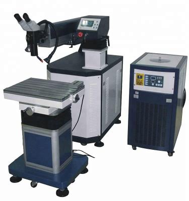 中国 300W型CNCの顕微鏡CCDが付いている自動レーザ溶接機械 販売のため