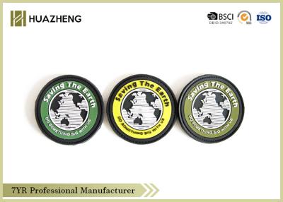 China Emblema reusável do silicone/PVC para as moedas de salvamento dos vestuários da terra dadas forma à venda
