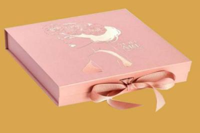 China Caja de regalo de papel de cartón Deboss 600g 1000g Impresión de caja de tablero gris en venta