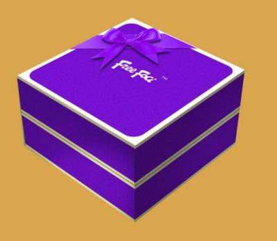 China Caja de regalo de papel de cartón púrpura 1100gsm Cajas de vino personalizadas Cartón en venta