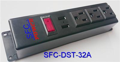 China Tira do poder de 3 soquetes com carregador de USB, tomada de poder múltipla da multi função à venda