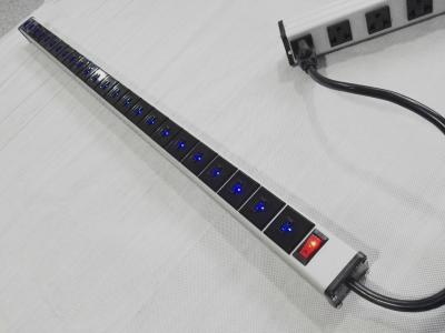China Puerto aumentable de la barra 24 de la tira del poder de carga por USB para la carga múltiple móvil de los dispositivos en venta