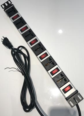 中国 キャビネットPDU 250Vの2Mのコードが付いている普遍的な出口力のストリップ 販売のため