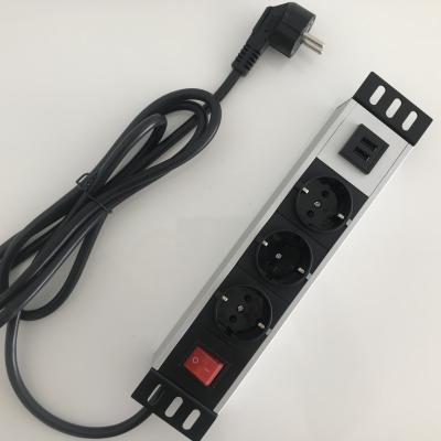 Китай Прокладка силы Schuko 3 выходов умная с двойной раковиной металла шнура порта USB 2M продается