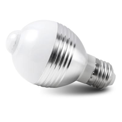 China 7W Outside Motion PIR Sensor Light Bulb Energy Efficiency 120° Beam Angle for sale