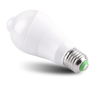 China Infrared Motion Sensor Light Bulb Indoor E26 E27 B22 PIR Bulb for sale