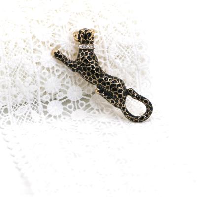 China Copper Material Leopard Brooch Pin With Diamond 5.5cm Size OEM ODM for sale