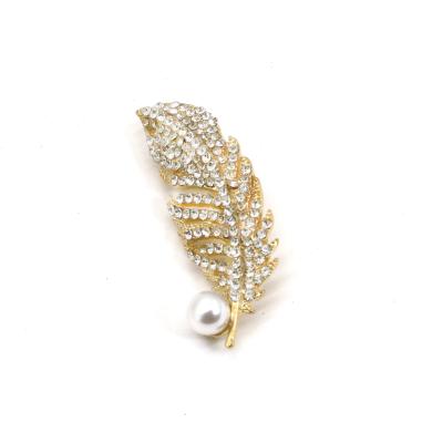 China Gold Leaf Brooch Pin for women Diamond Inlaid Alloy Copper Material for sale