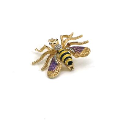 China Alloy Fashion Brooch Pin , Gold Bee Brooch With Shiny Diamond OEM ODM for sale