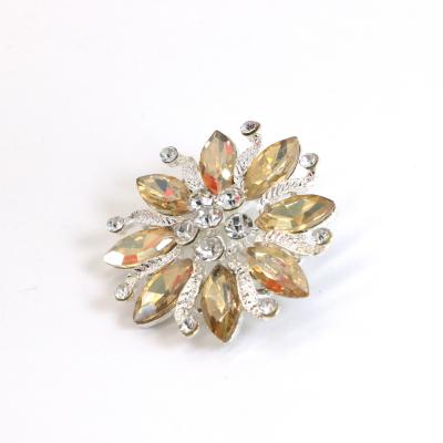 China Hollowed Out round brooch pin Flora Ornament Shape For Women OEM ODM for sale