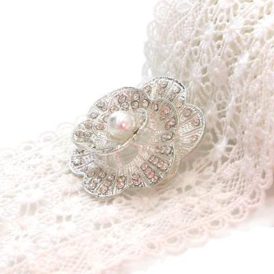 China Rotating 3D Flower Fashion Brooch Pin Silver Color With Shiny Diamond 3.8cm Size for sale